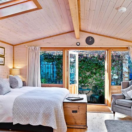 The Lodge - Luxury Lodge With Super King Size Bed, Kitchen & Shower Room Hurstpierpoint Exteriör bild
